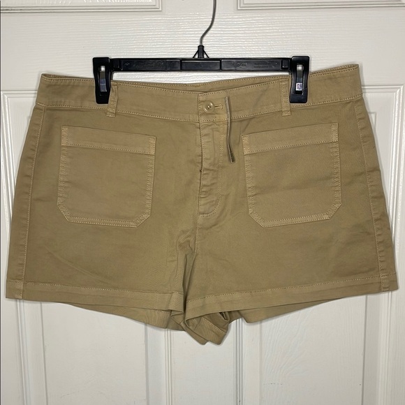 J. Crew Tan Bermuda Shorts Classic Cotton Style - Picture 1 of 4